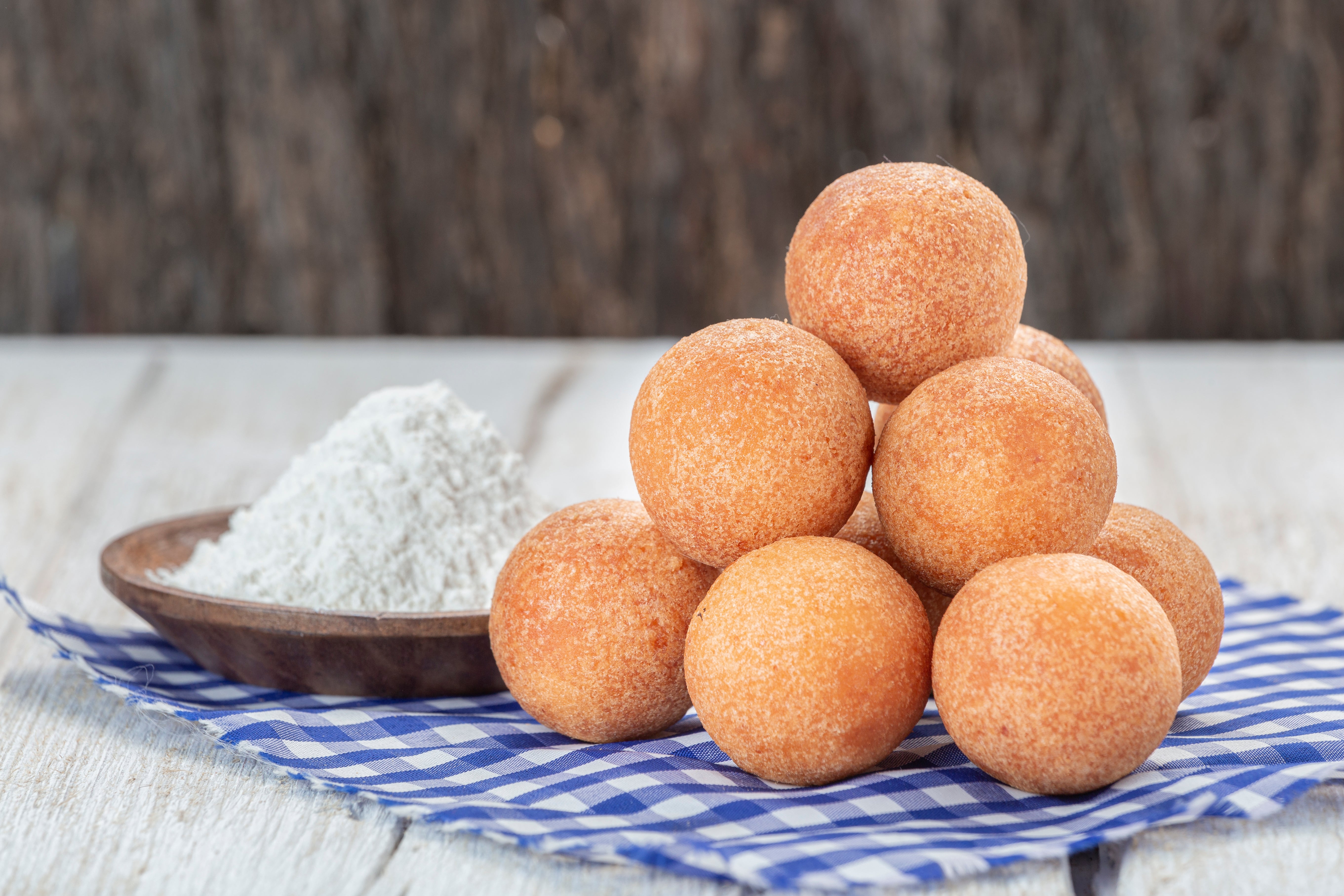 Pre-cooked Colombian Buñuelos - PAISA